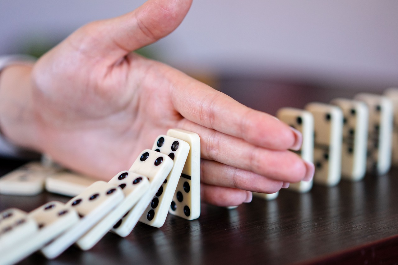 dominoes-6795407_1280